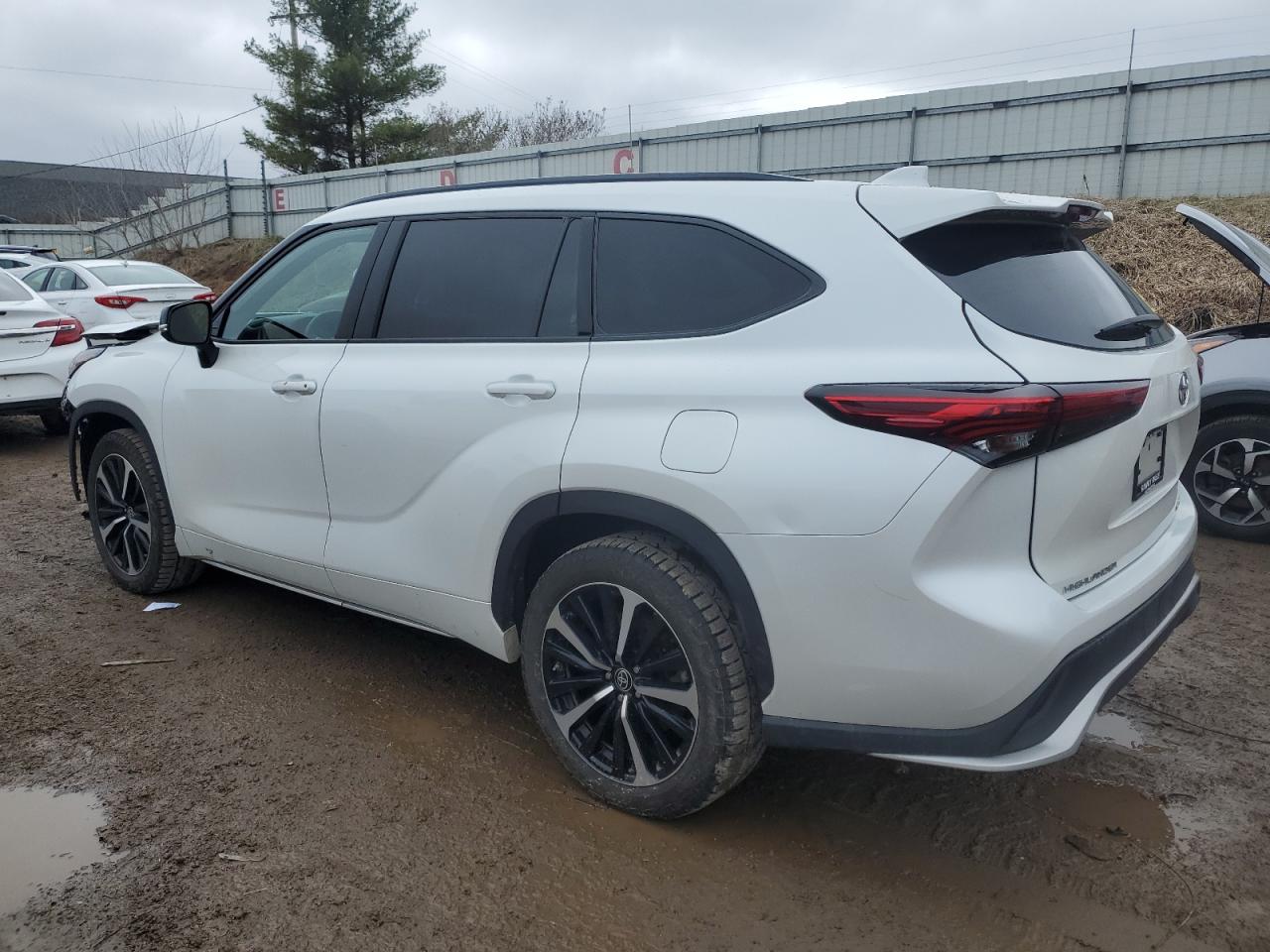 5TDJZRBH3NS164560 TOYOTA HIGHLANDER 2022