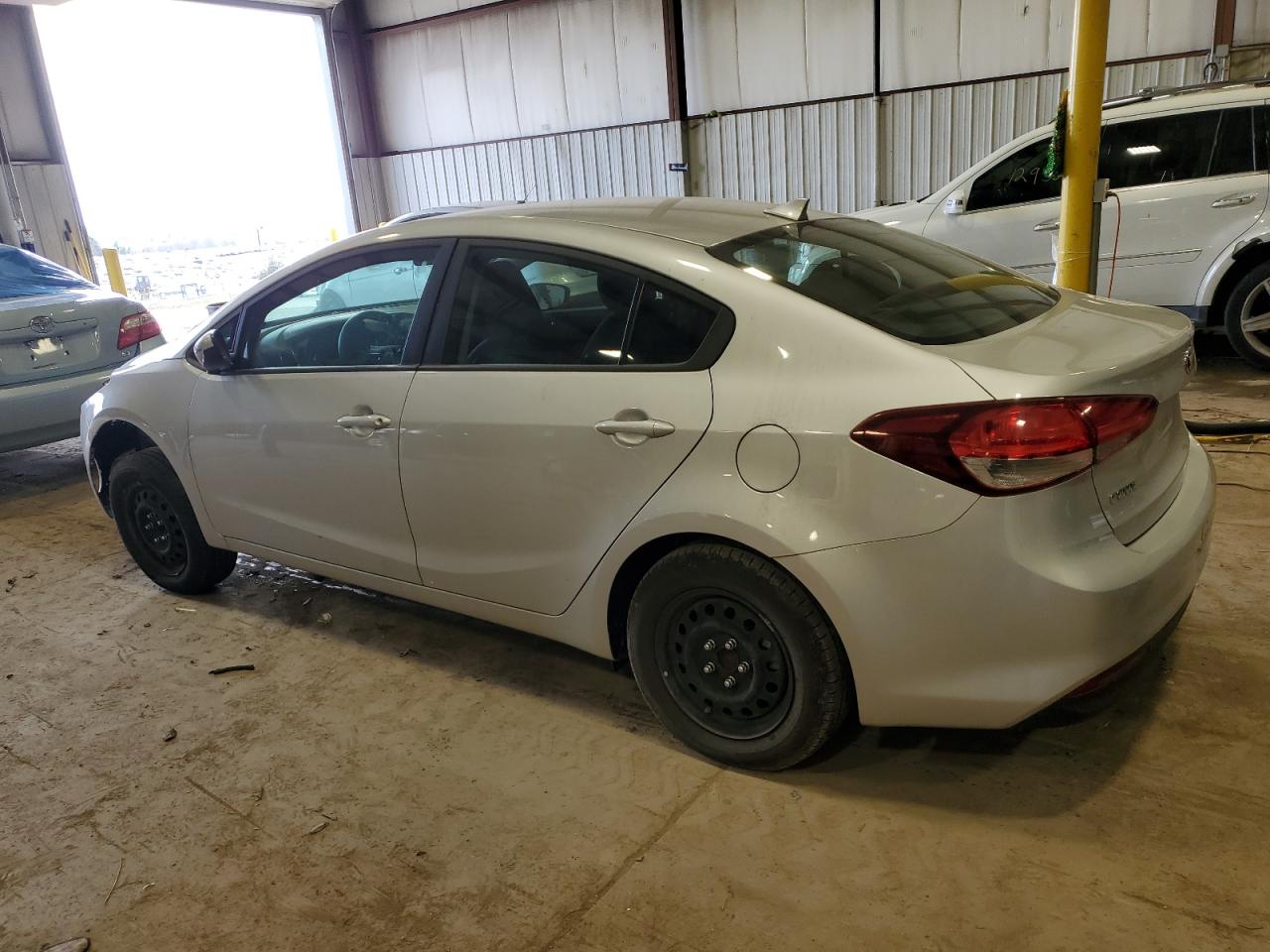 2017 Kia Forte Lx vin: 3KPFK4A7XHE146593