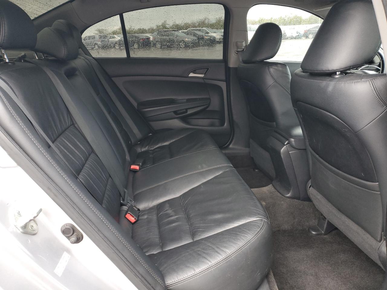 1HGCP2F66BA156008 2011 Honda Accord Se