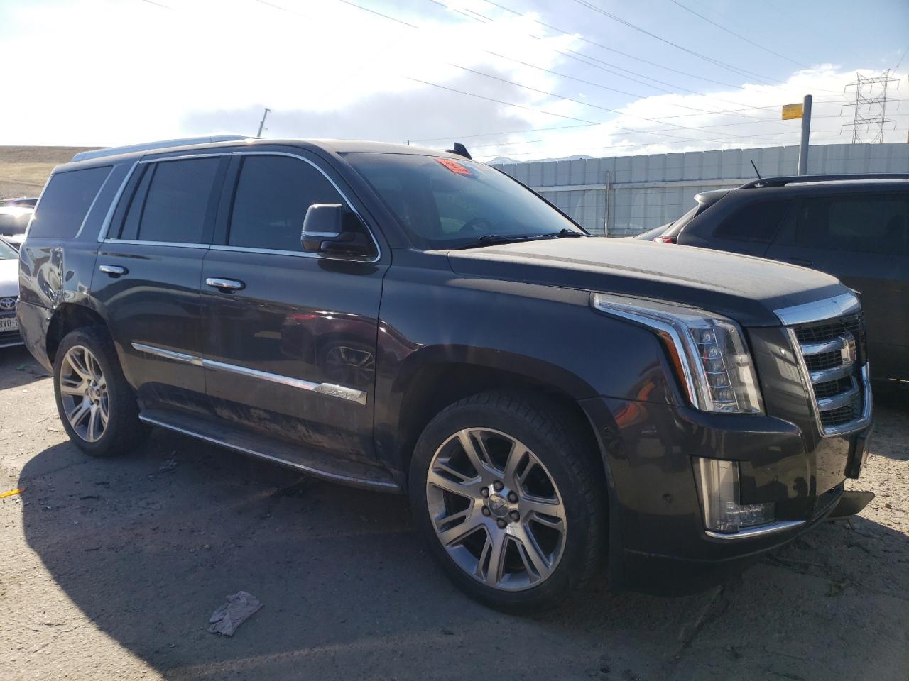 2018 Cadillac Escalade Luxury vin: 1GYS4BKJ0JR146081