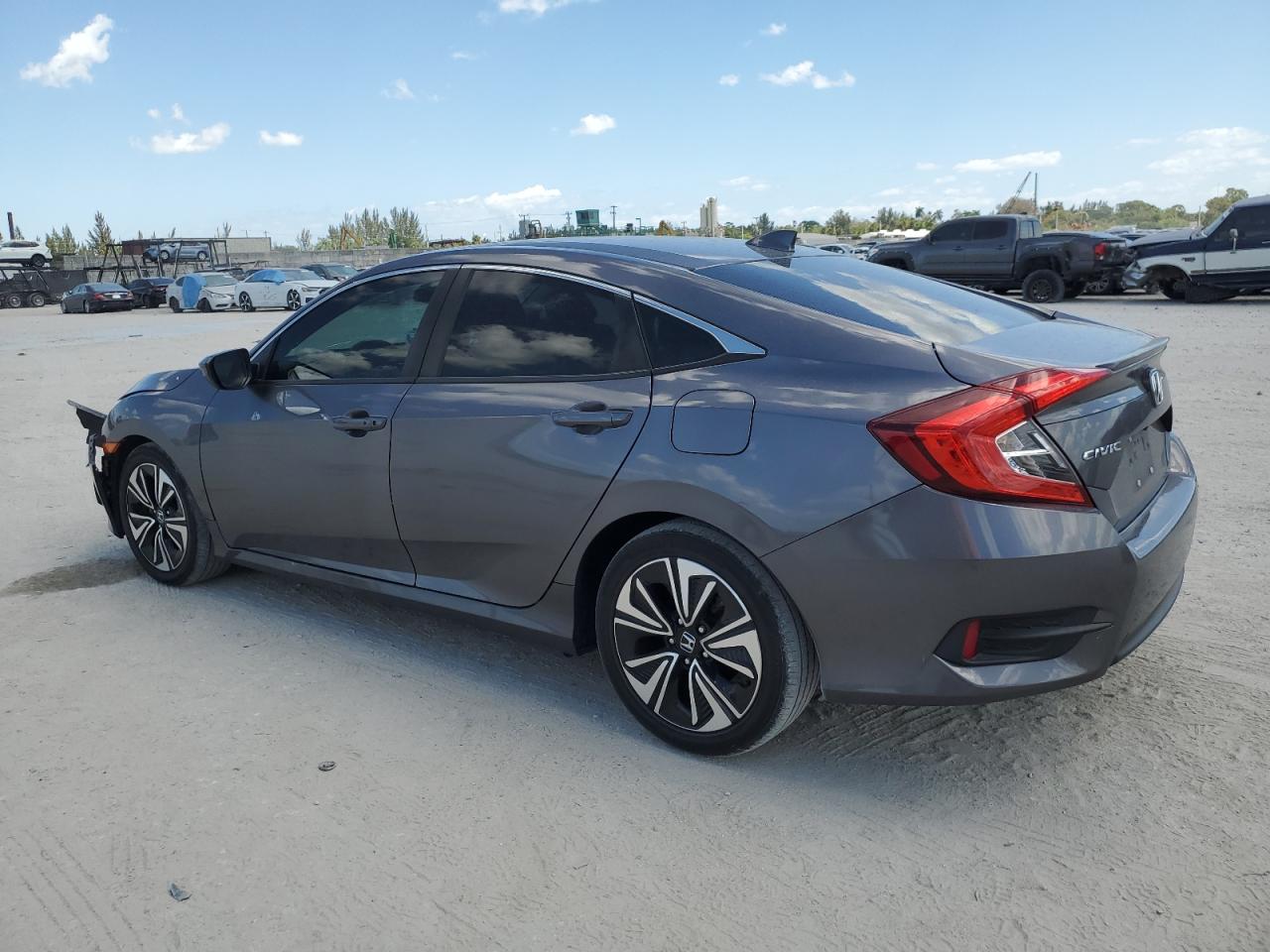JHMFC1F3XJX037556 HONDA CIVIC 2018