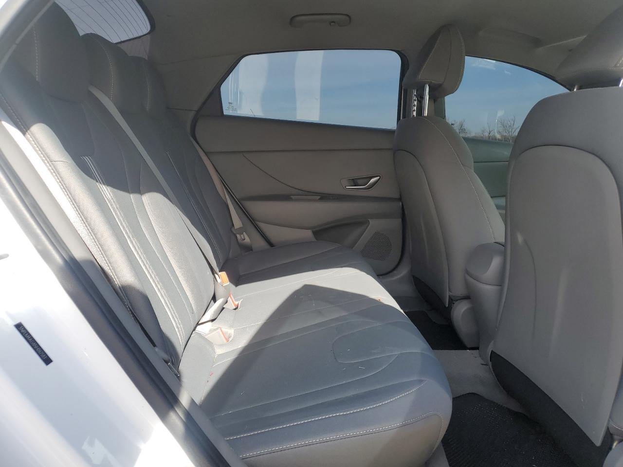 5NPLM4AG8NH062583 2022 Hyundai Elantra Sel