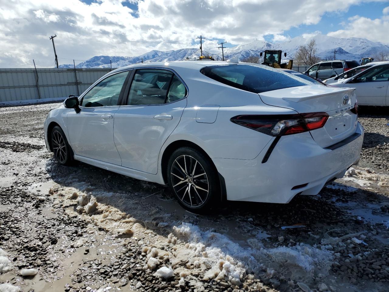 4T1G11AK9NU632198 TOYOTA CAMRY 2022