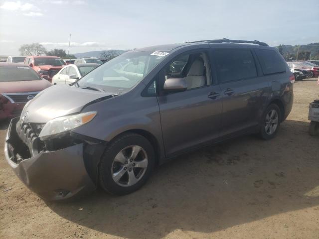Lot #2519661276 2013 TOYOTA SIENNA LE salvage car