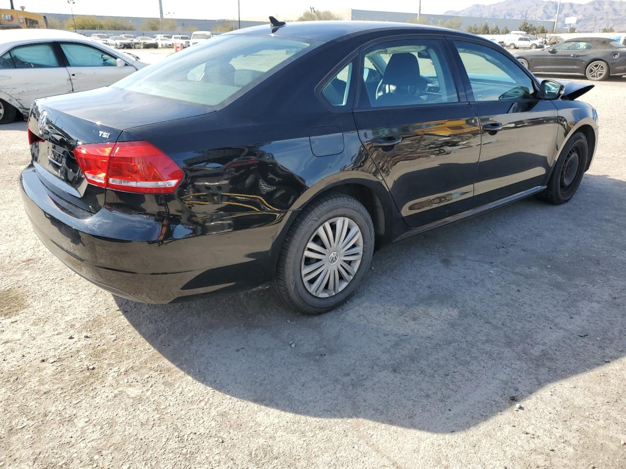 2015 Volkswagen Passat S vin: 1VWAT7A39FC088855