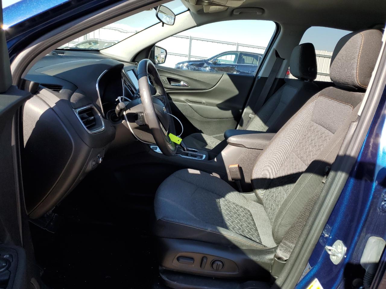 3GNAXUEV8NL244105 CHEVROLET EQUINOX 2022