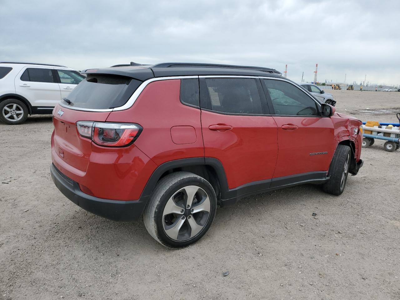 3C4NJCBB9JT267600 2018 Jeep Compass Latitude