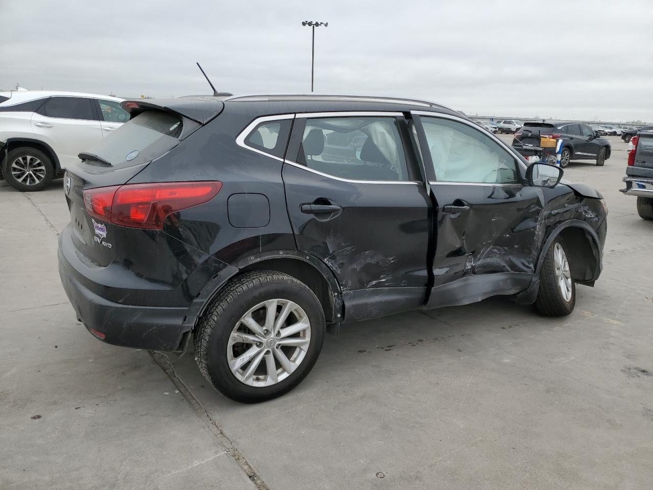 JN1BJ1CR9HW118792 NISSAN ROGUE 2017