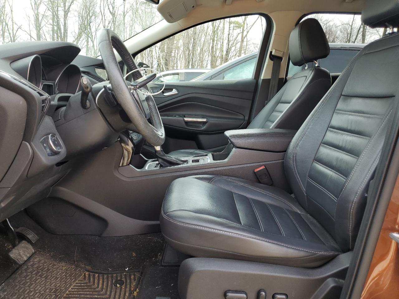 1FMCU9J91HUA33527 FORD ESCAPE 2017