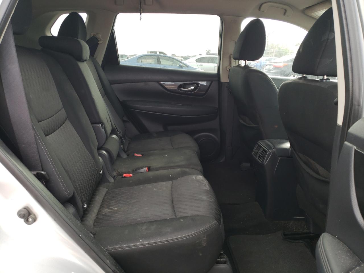 KNMAT2MV2JP581863 NISSAN ROGUE 2018