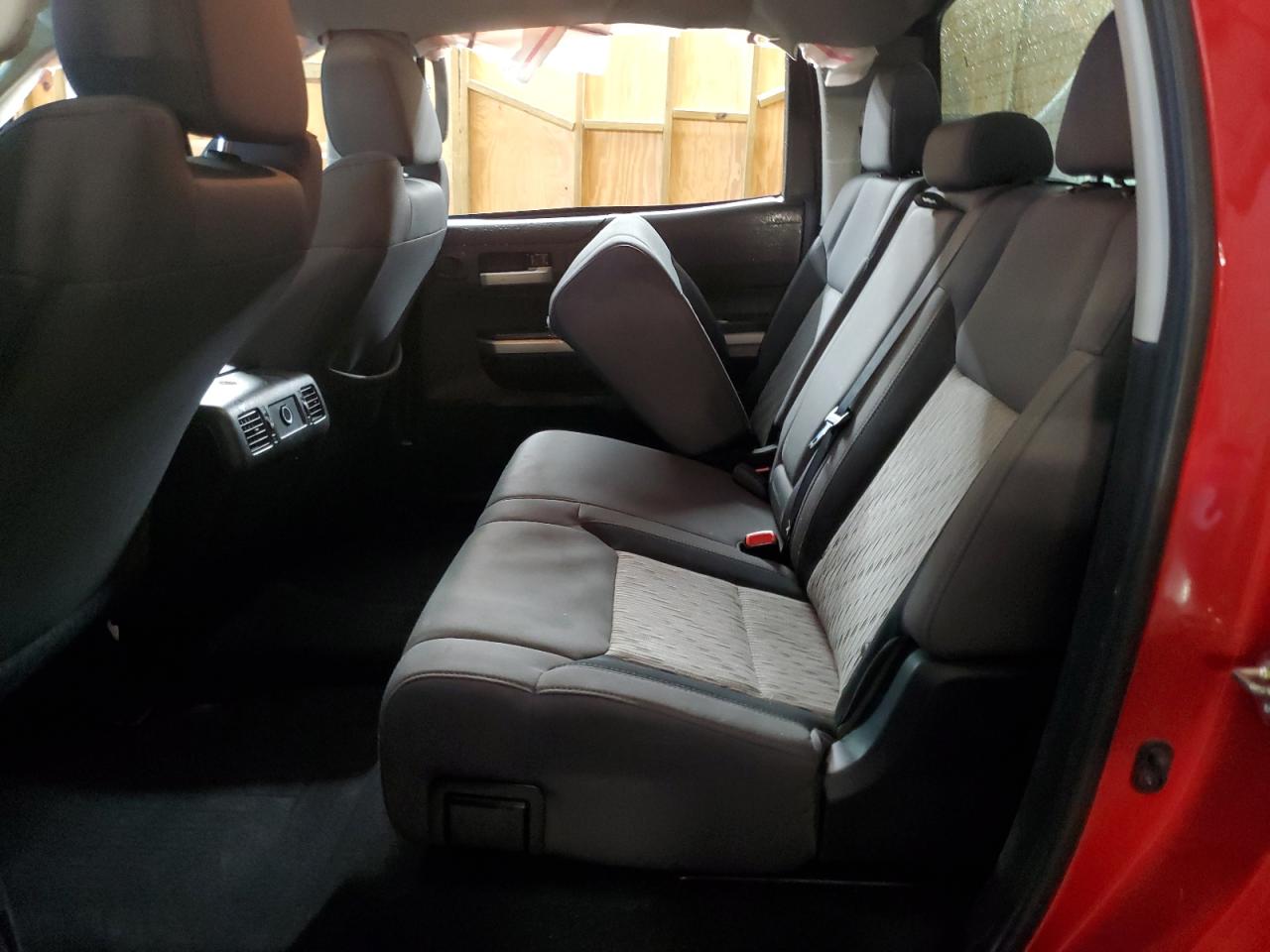 5TFEW5F1XGX200063 TOYOTA TUNDRA 2016