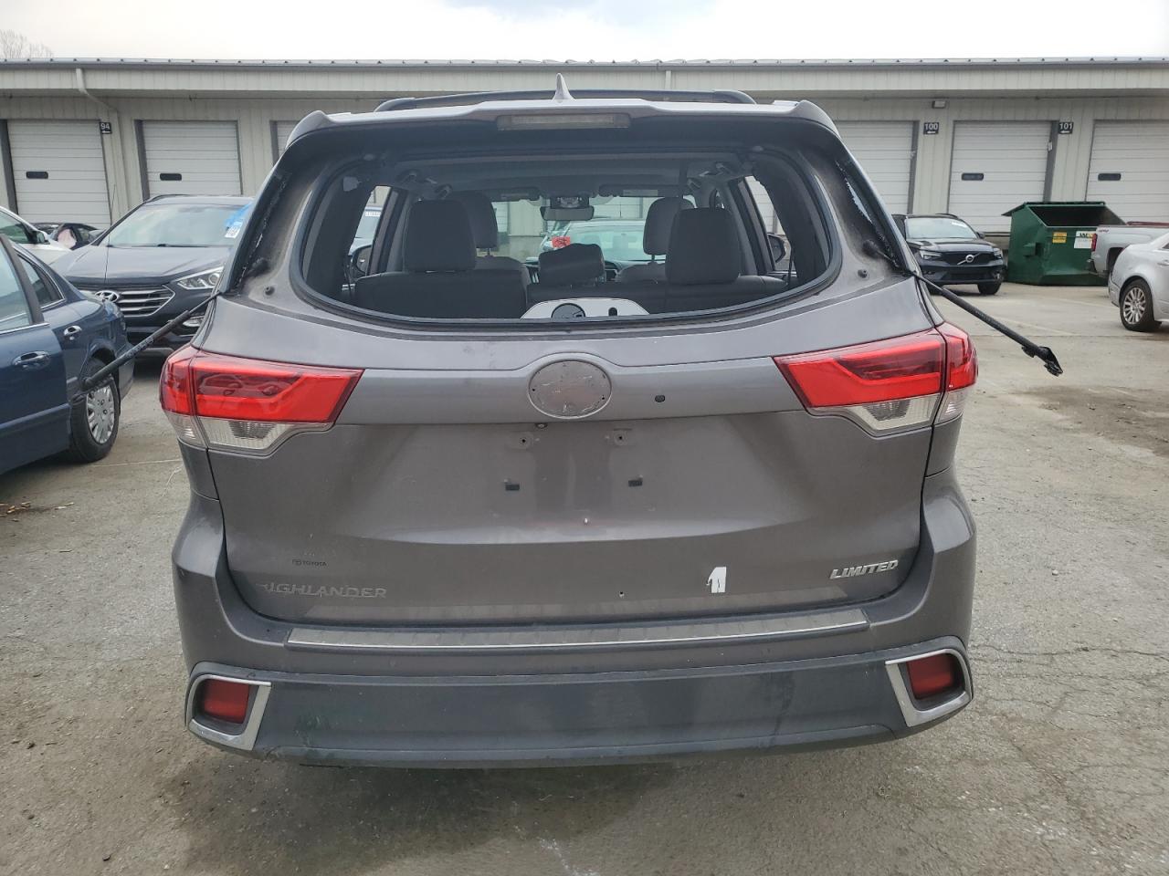 5TDYZRFH8JS275527 2018 Toyota Highlander Limited