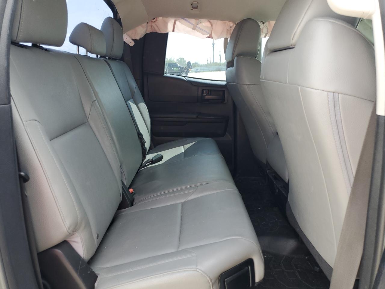 5TFUM5F14JX075943 TOYOTA TUNDRA 2018