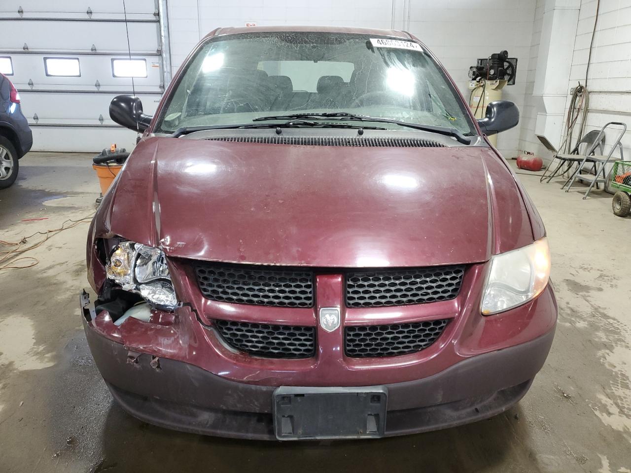 1B4GP25322B668282 2002 Dodge Caravan Se