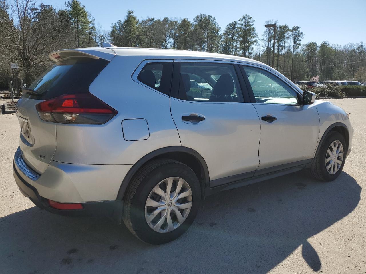 KNMAT2MV7JP519052 NISSAN ROGUE 2018