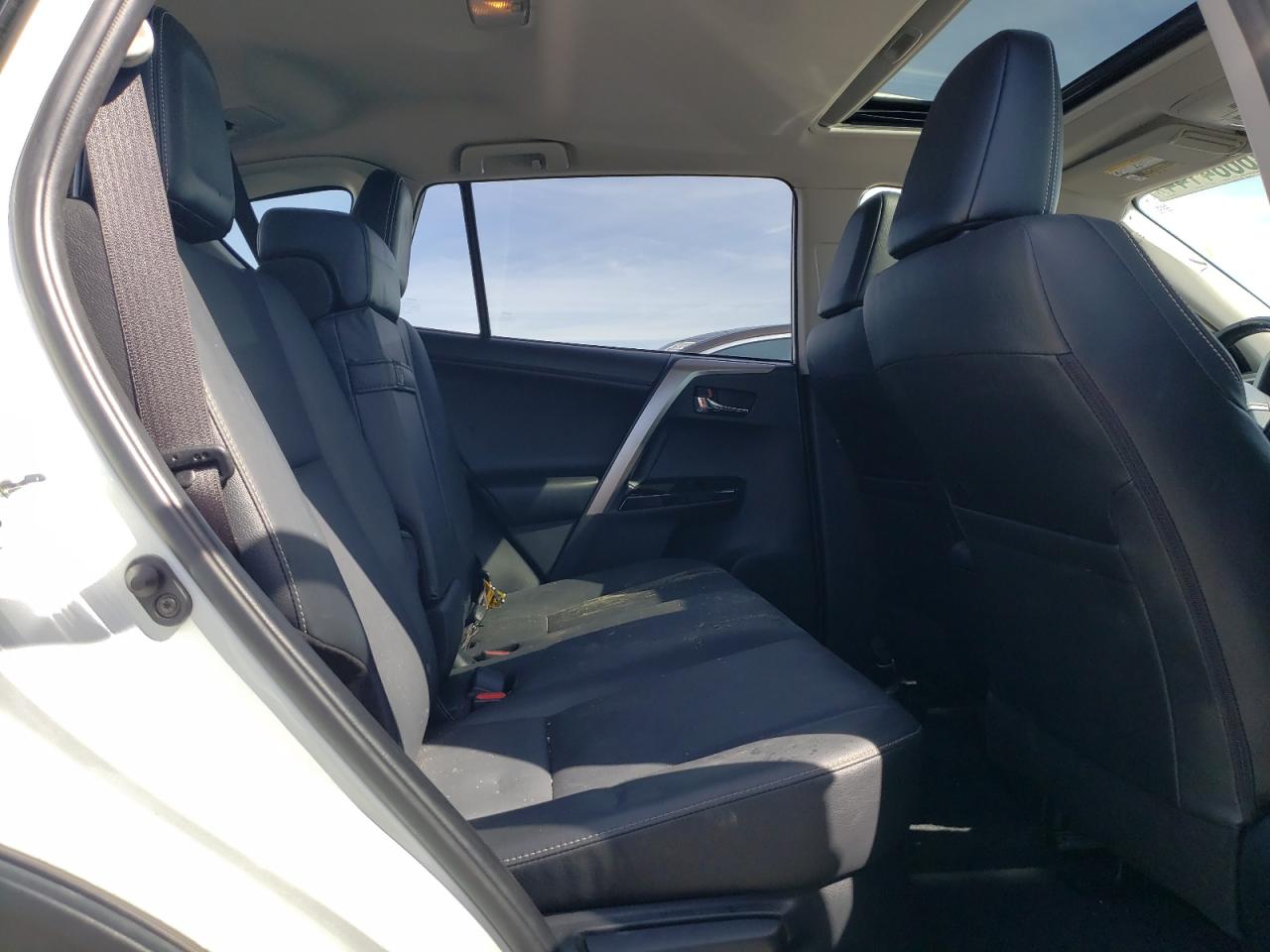 JTMDJREV6JD163818 TOYOTA RAV4 2018