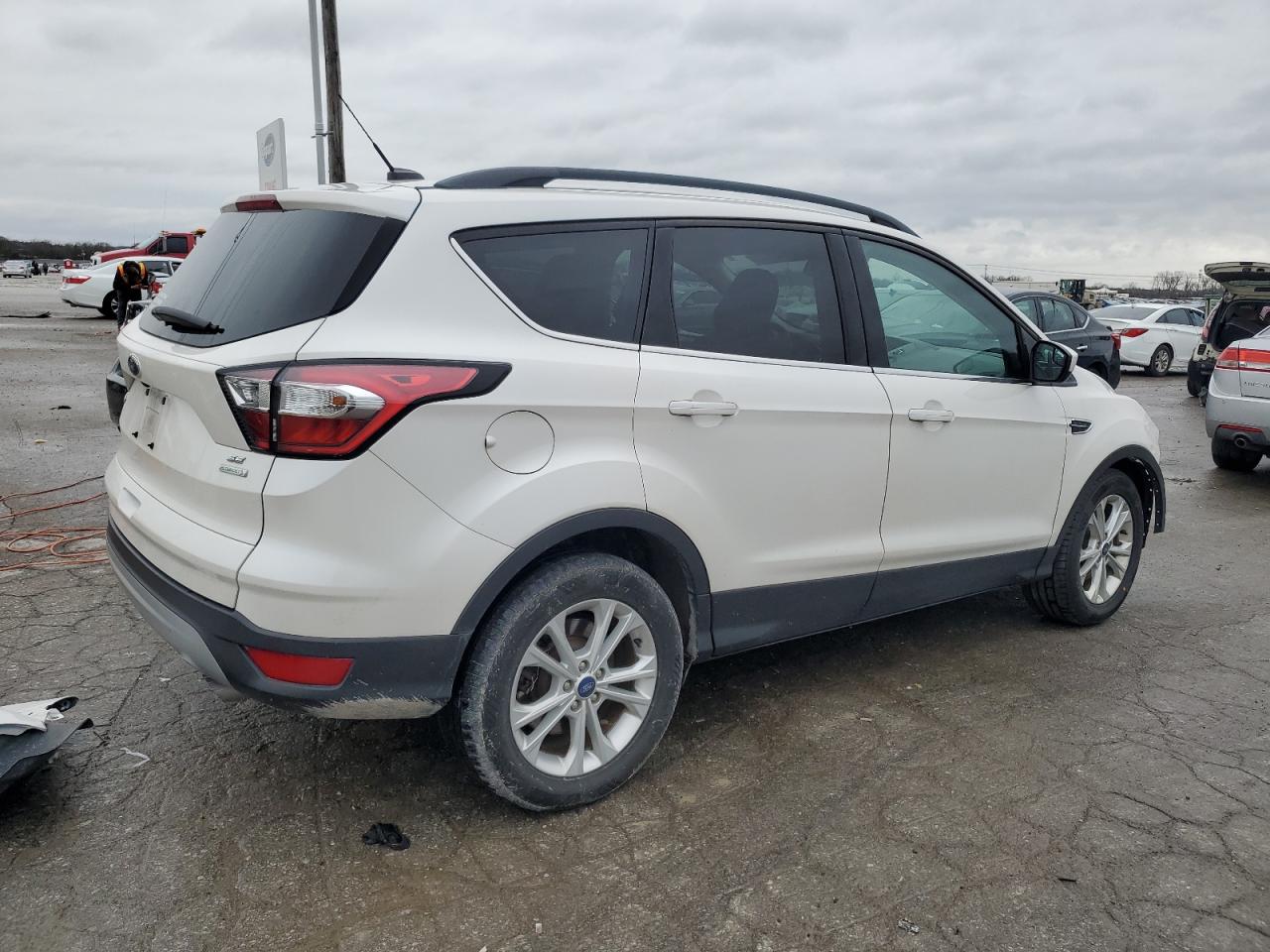 1FMCU0GD2JUC85008 FORD ESCAPE 2018