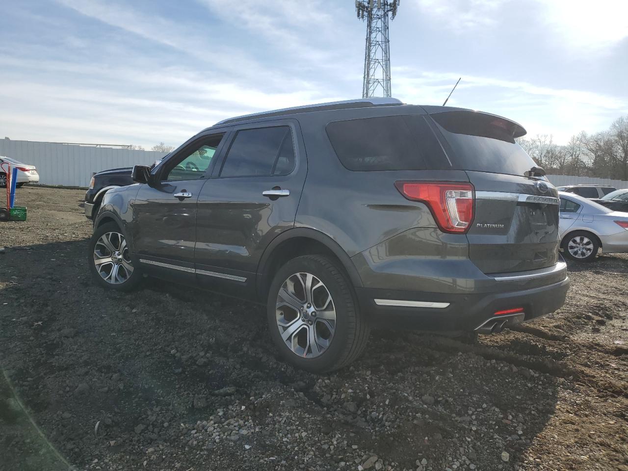 1FM5K8HT7JGB96343 2018 Ford Explorer Platinum