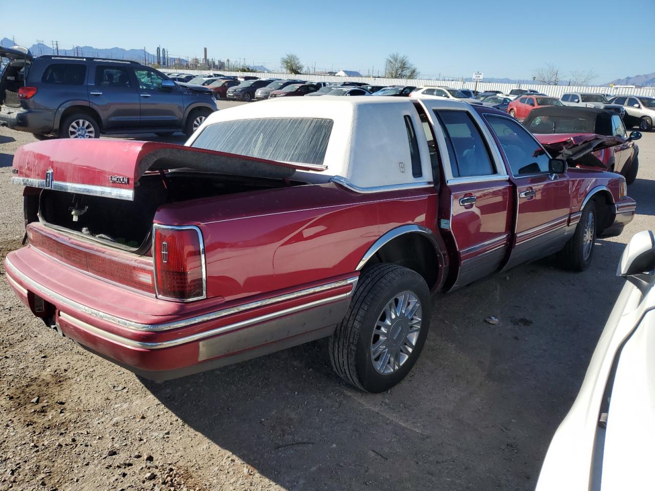 1LNLM81W9RY664407 1994 Lincoln Town Car Executive