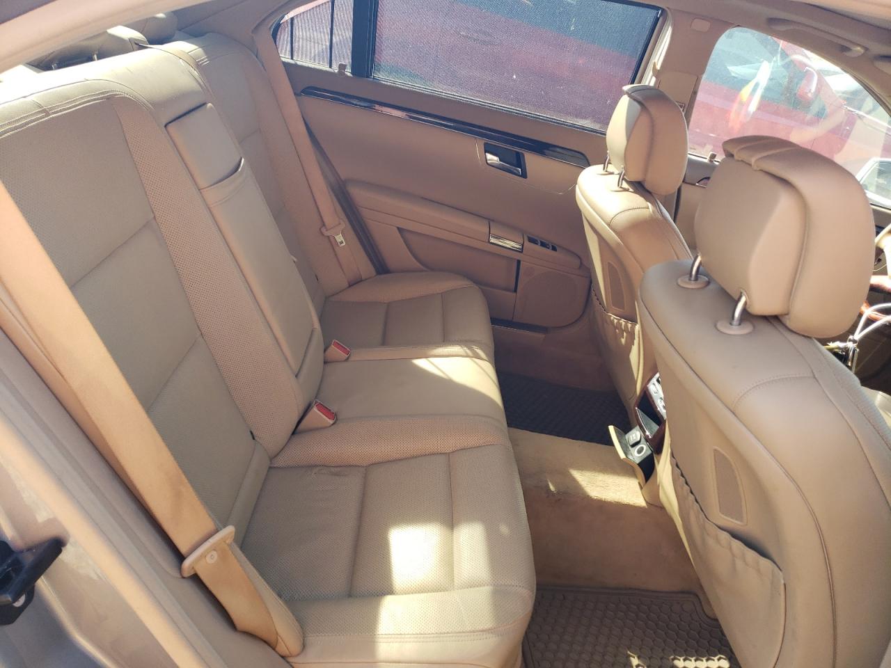 MERCEDES-BENZ S 550 4MAT -