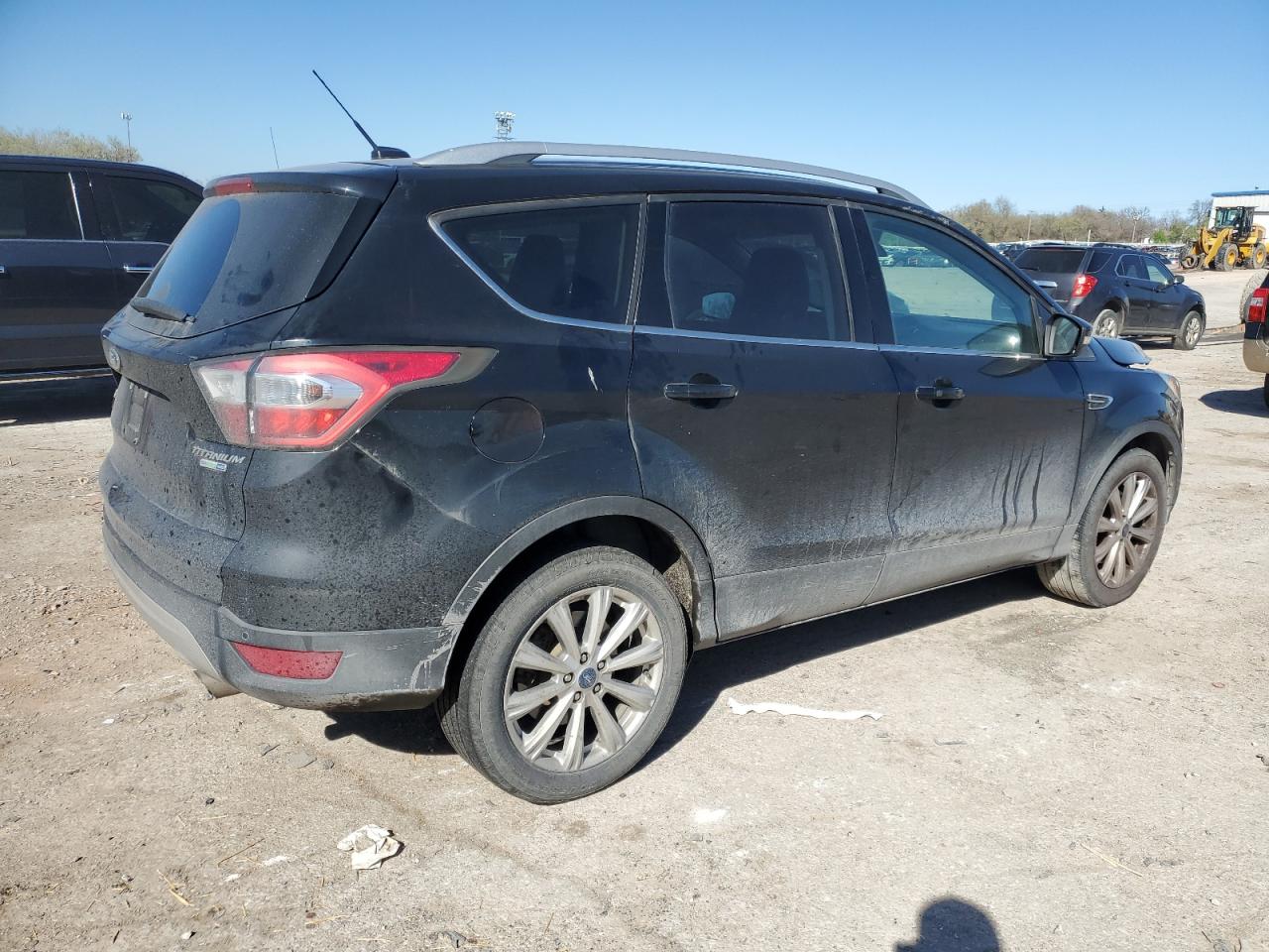 1FMCU9J96HUB40654 FORD ESCAPE 2017