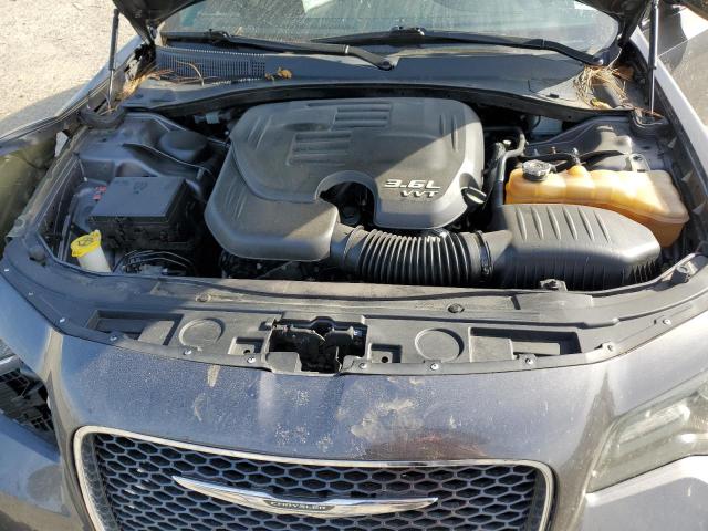 2019 Chrysler 300 - Image 11