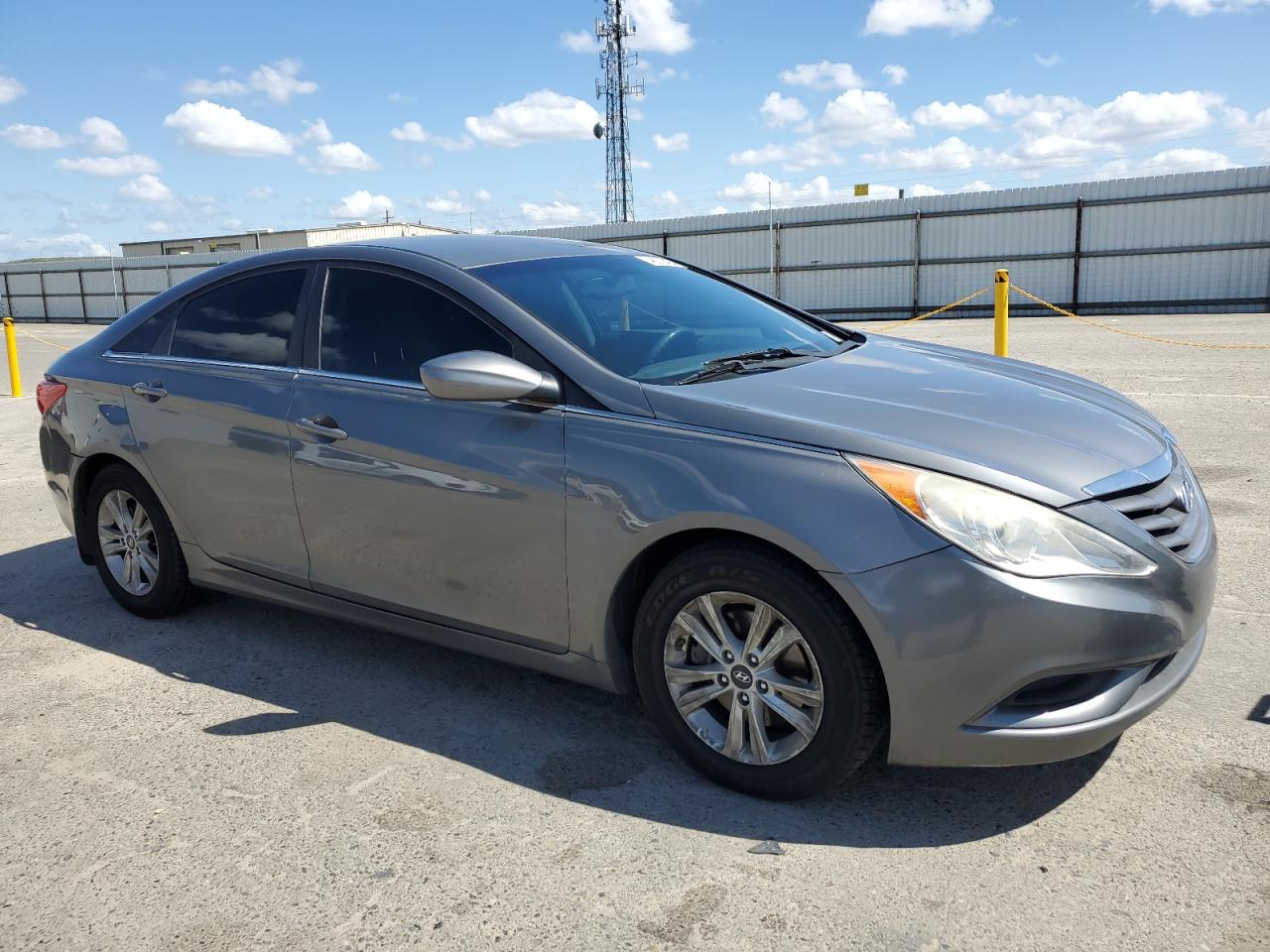 2013 Hyundai Sonata Gls vin: 5NPEB4AC3DH614405