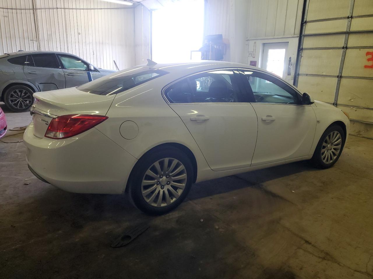 W04GN5EC3B1097119 2011 Buick Regal Cxl