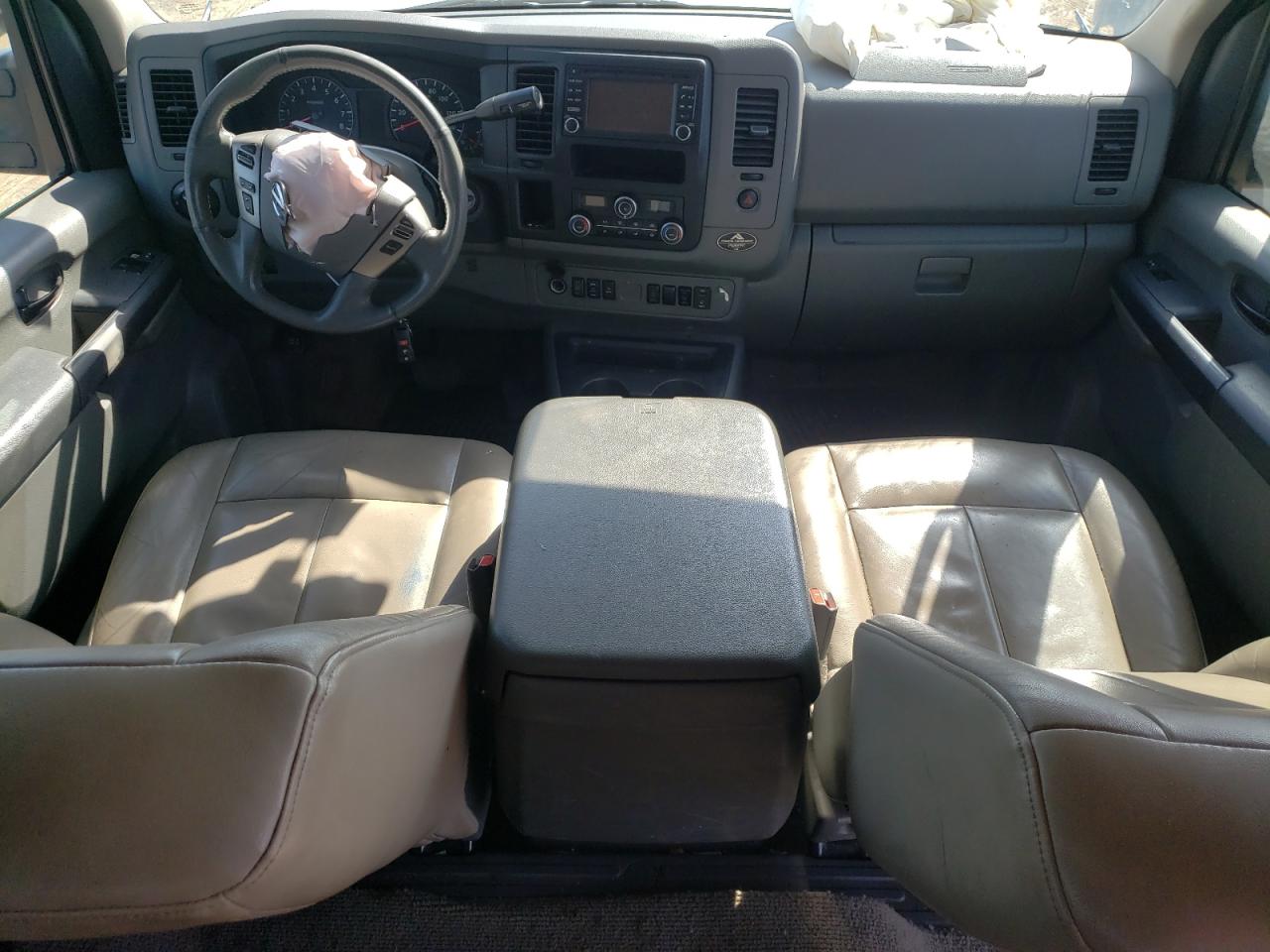5BZAF0AA4HN853302 NISSAN NV 2017