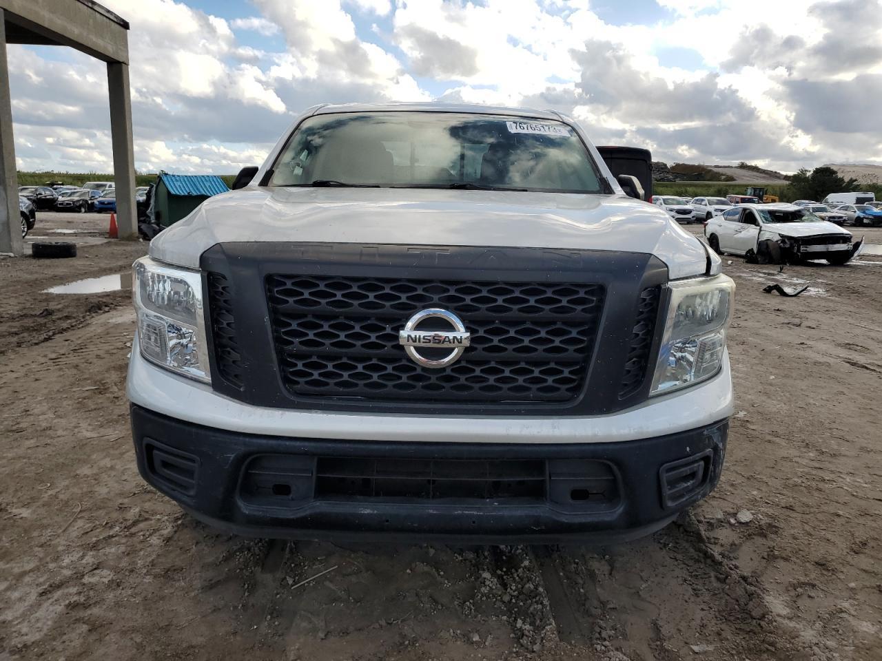 1N6AA1EKXHN527167 NISSAN TITAN 2017