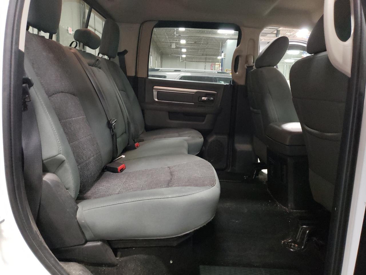 1C6RR7LG2GS363517 2016 Ram 1500 Slt