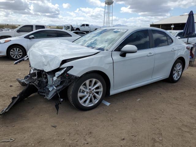 Lot #2487232743 2022 TOYOTA CAMRY LE salvage car