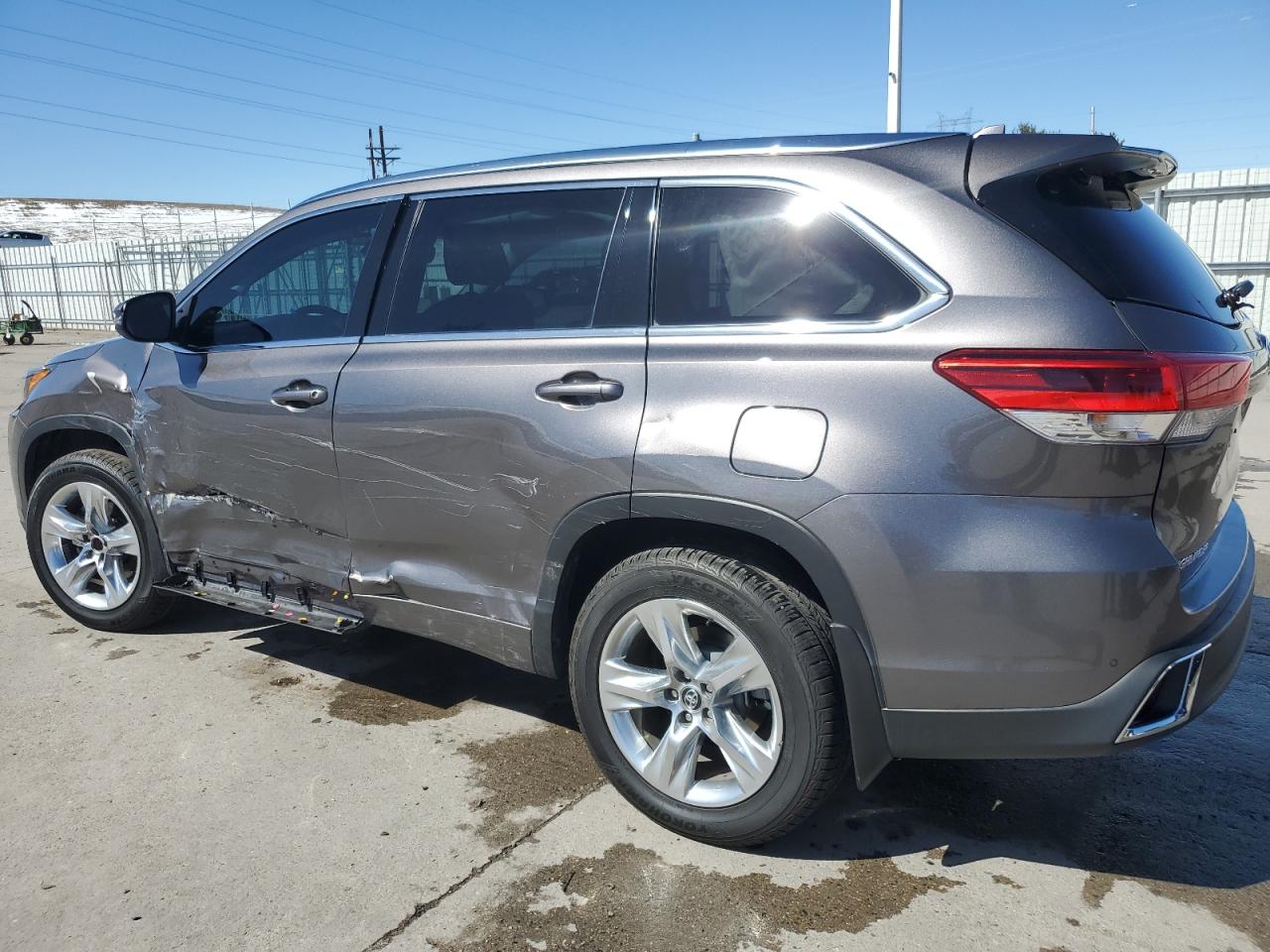 5TDDZRFHXKS939214 TOYOTA HIGHLANDER 2019