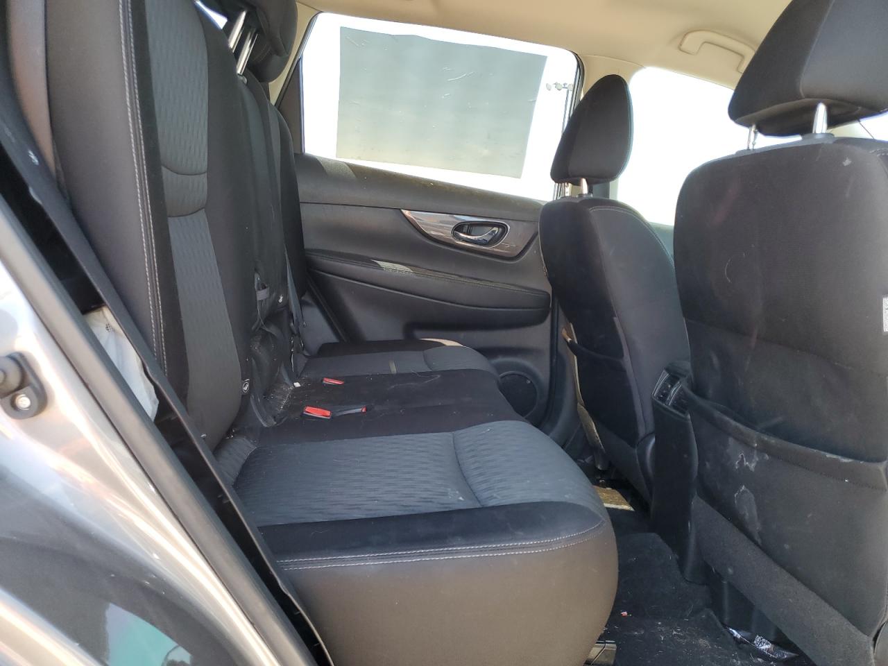 2019 Nissan Rogue S vin: JN8AT2MT1KW264828