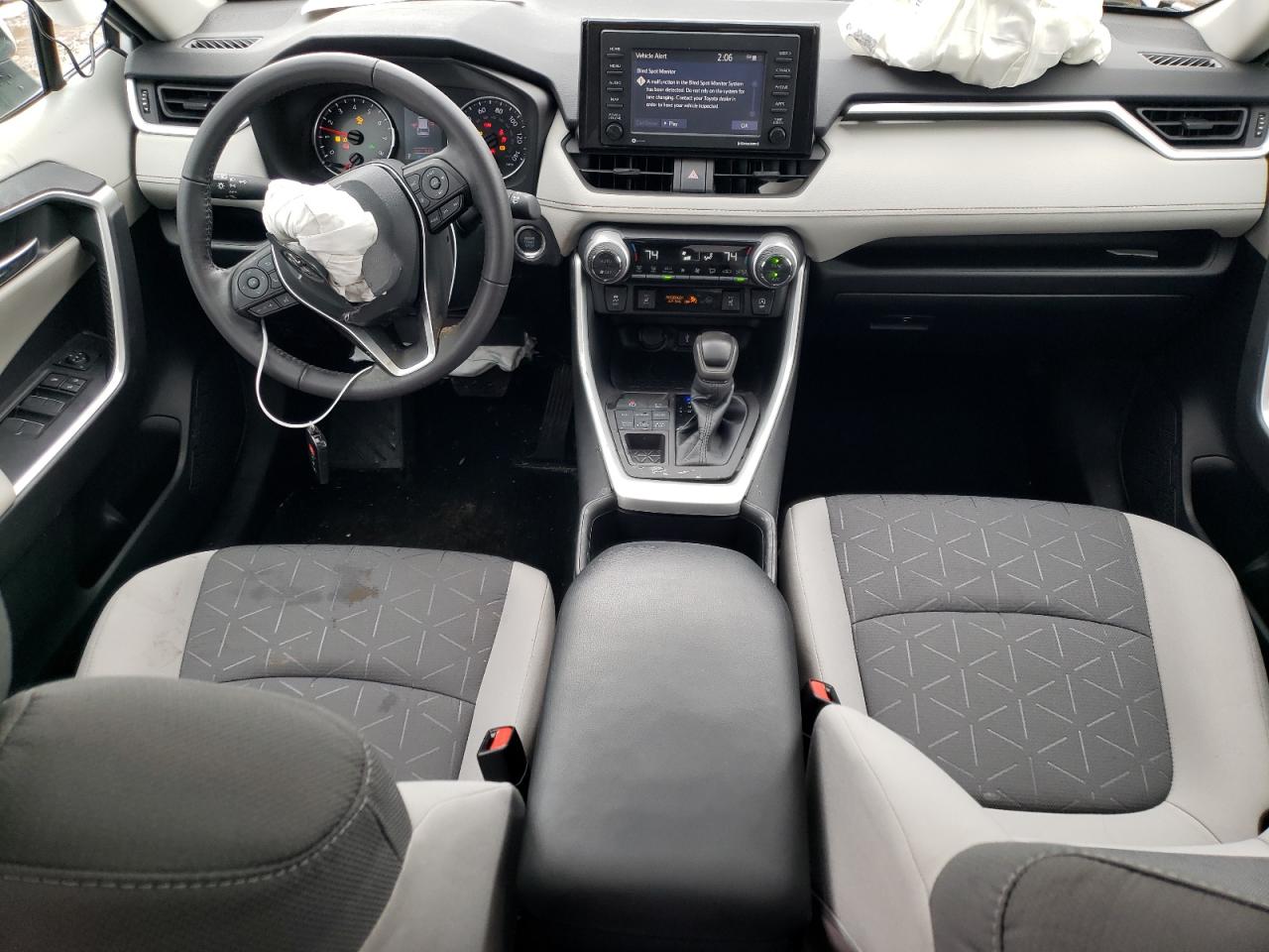 2T3P1RFV0NC271969 2022 Toyota Rav4 Xle