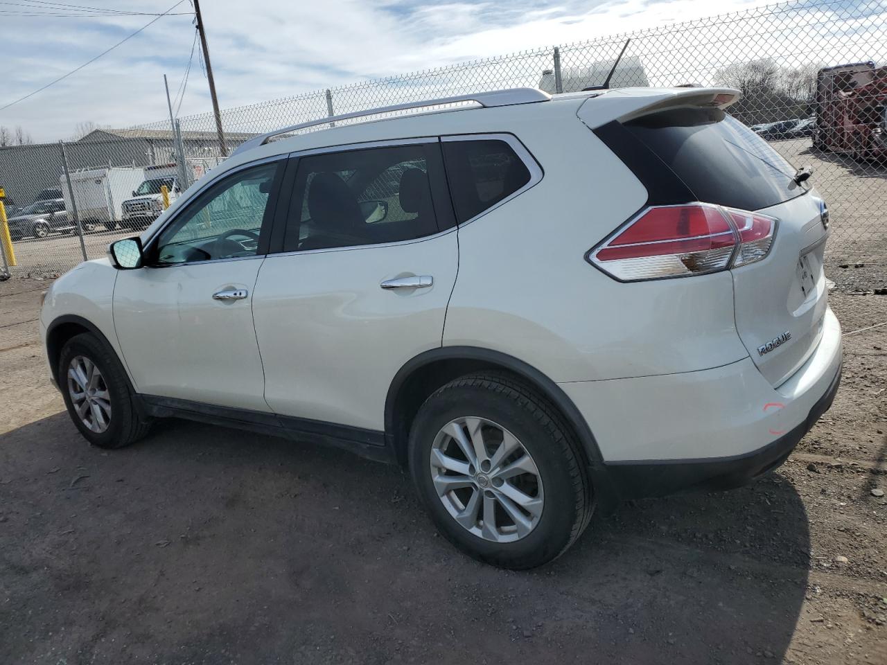 KNMAT2MV3GP699574 NISSAN ROGUE 2016