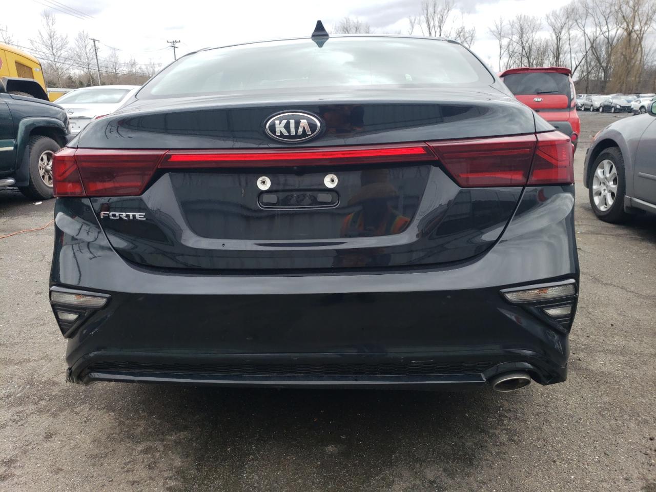 2019 Kia Forte Fe vin: 3KPF24AD1KE087432