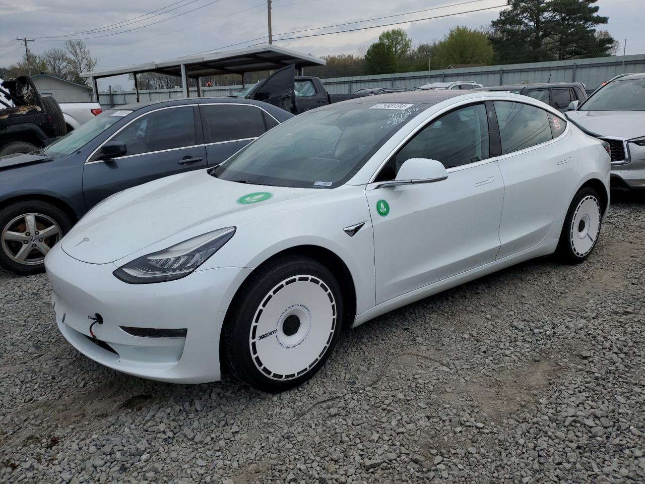 5YJ3E1EBXJF093899 2018 Tesla Model 3