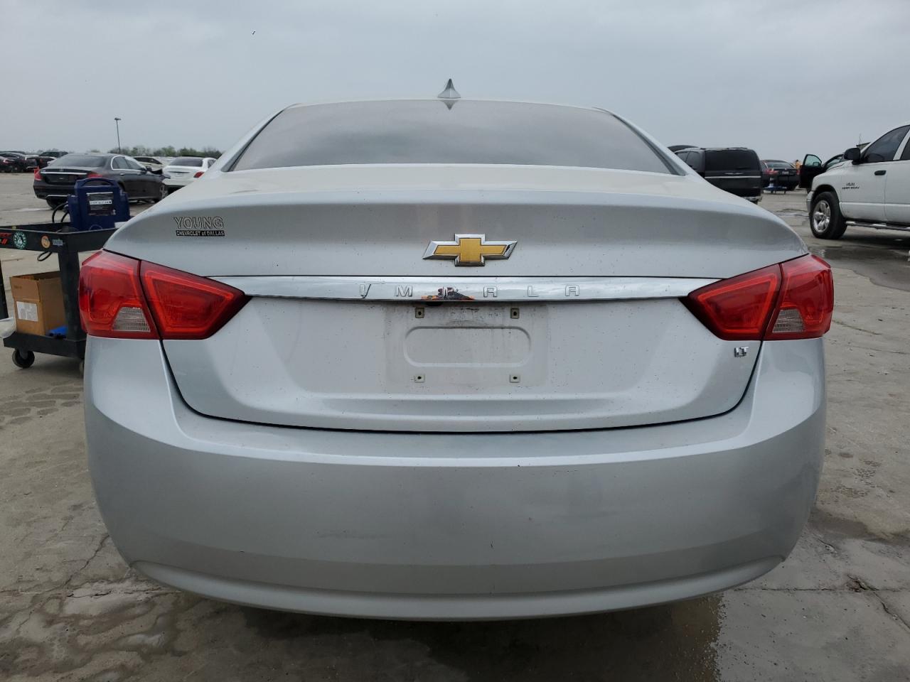 2G1105SA5J9158289 2018 Chevrolet Impala Lt