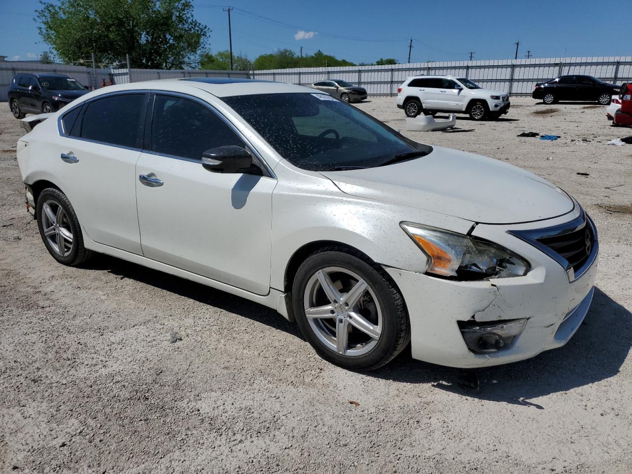 1N4AL3AP1EC414022 2014 Nissan Altima 2.5