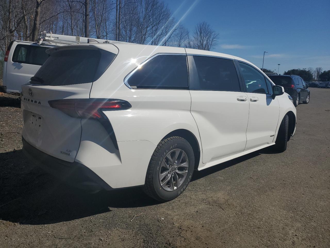 5TDKRKEC3MS042971 2021 Toyota Sienna Le