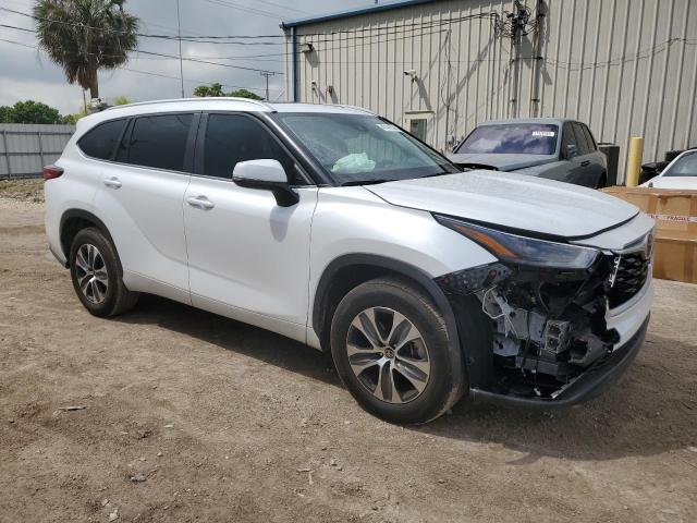 VIN 5TDKDRAH9PS042275 2023 Toyota Highlander, L no.4