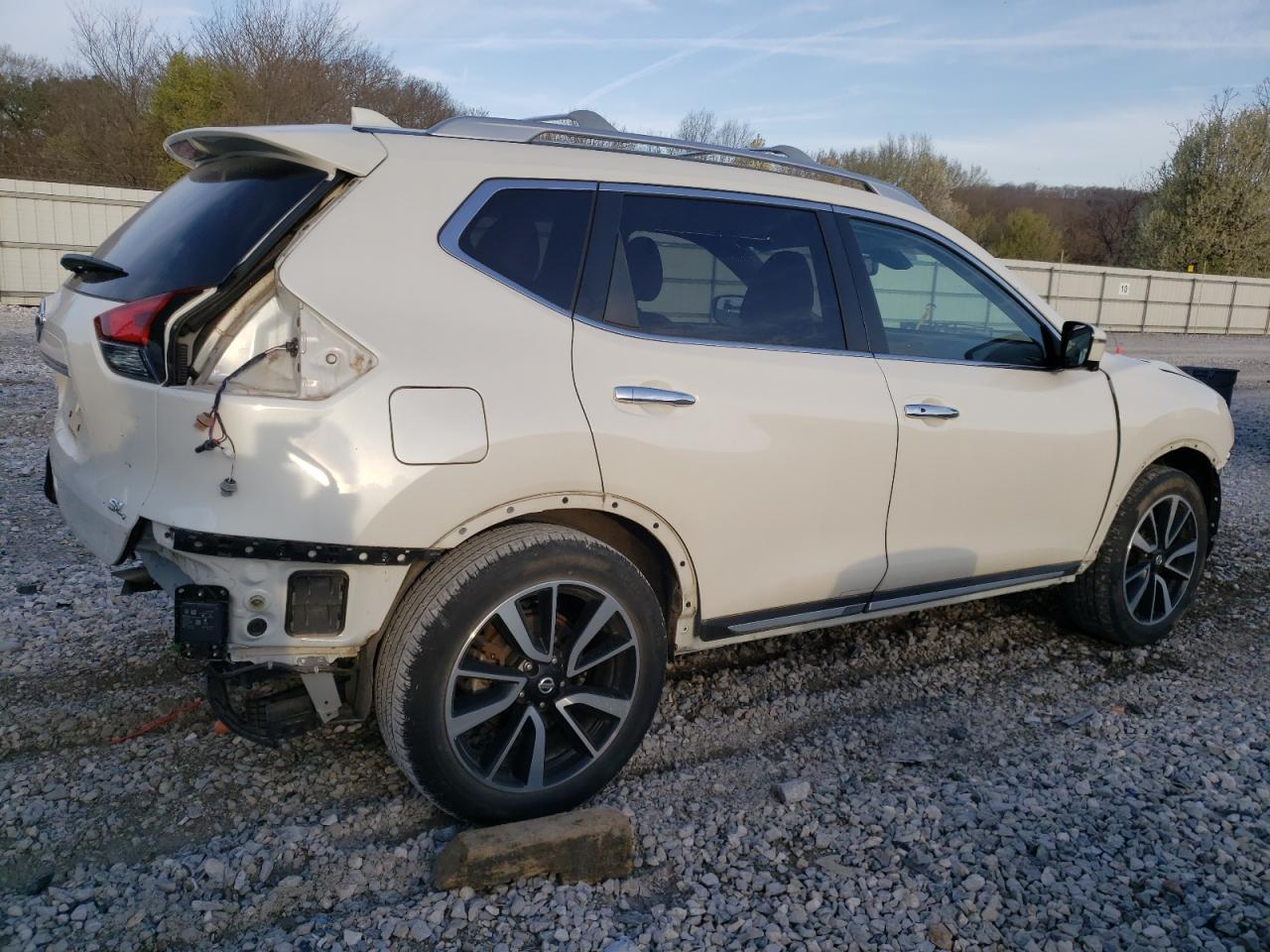 JN8AT2MT7JW452820 NISSAN ROGUE 2018