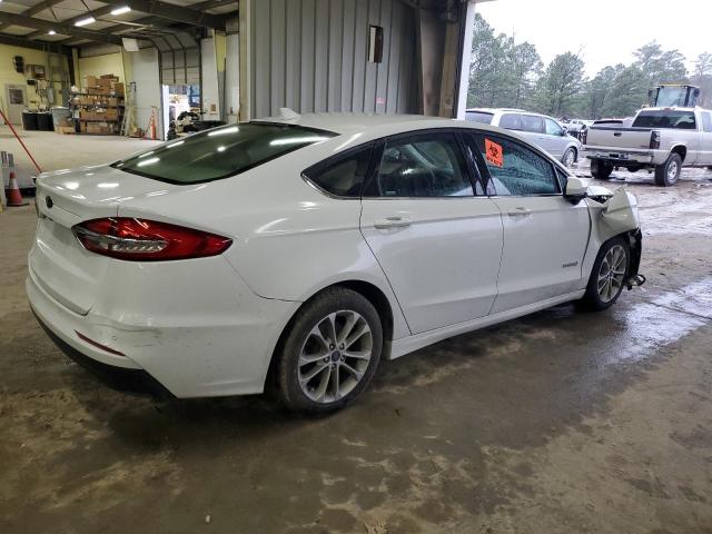 VIN 3FA6P0LUXKR285271 2019 Ford Fusion, SE no.3