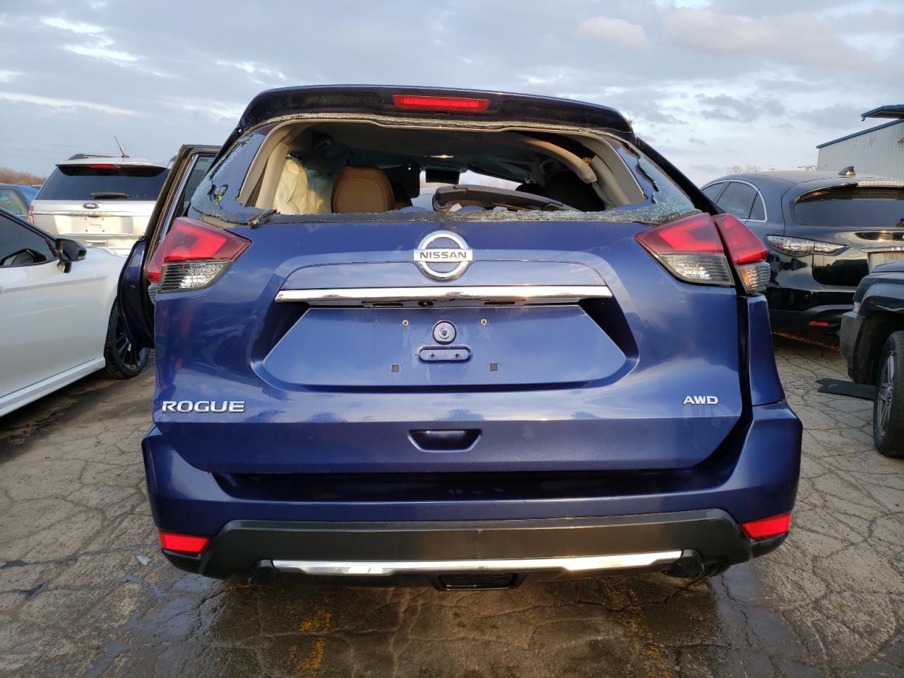 KNMAT2MV3HP528261 NISSAN ROGUE 2017