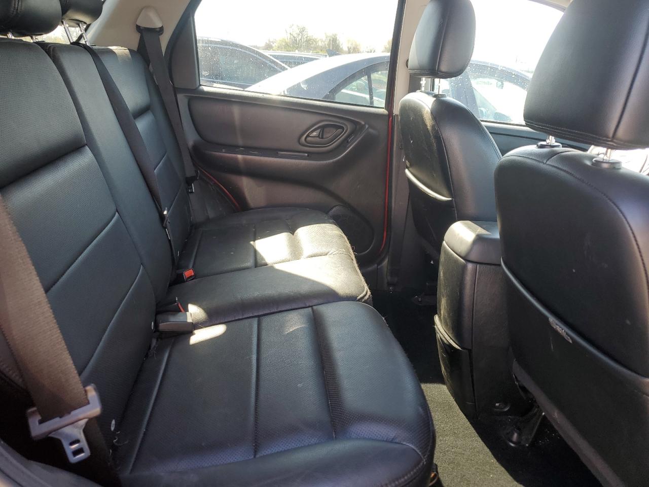 1FMYU041X5KB01936 2005 Ford Escape Limited