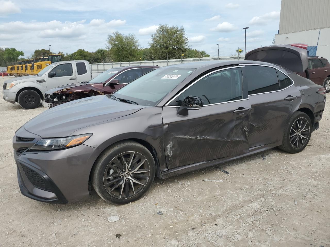 4T1G11AK0NU063743 TOYOTA CAMRY 2022
