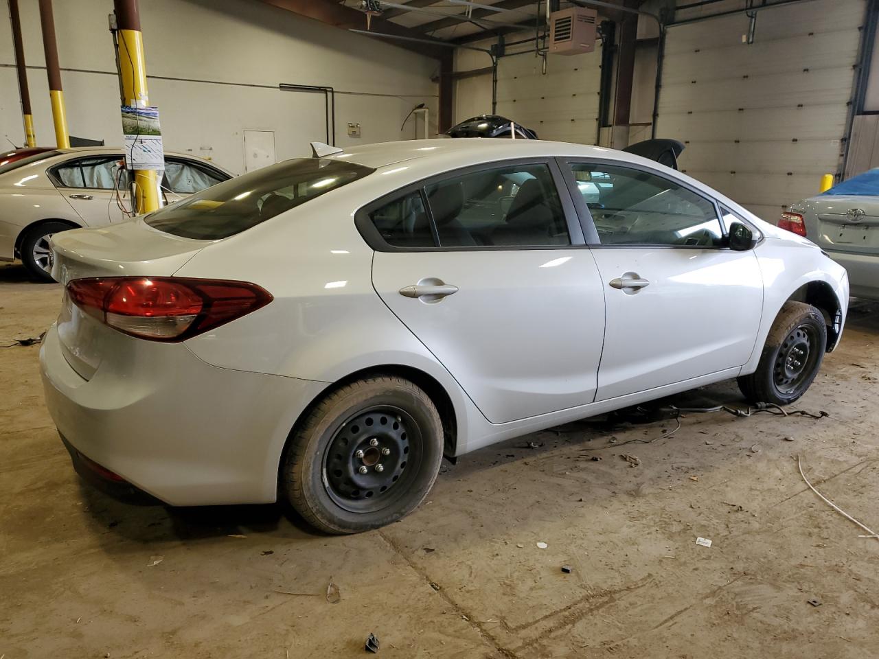 2017 Kia Forte Lx vin: 3KPFK4A7XHE146593