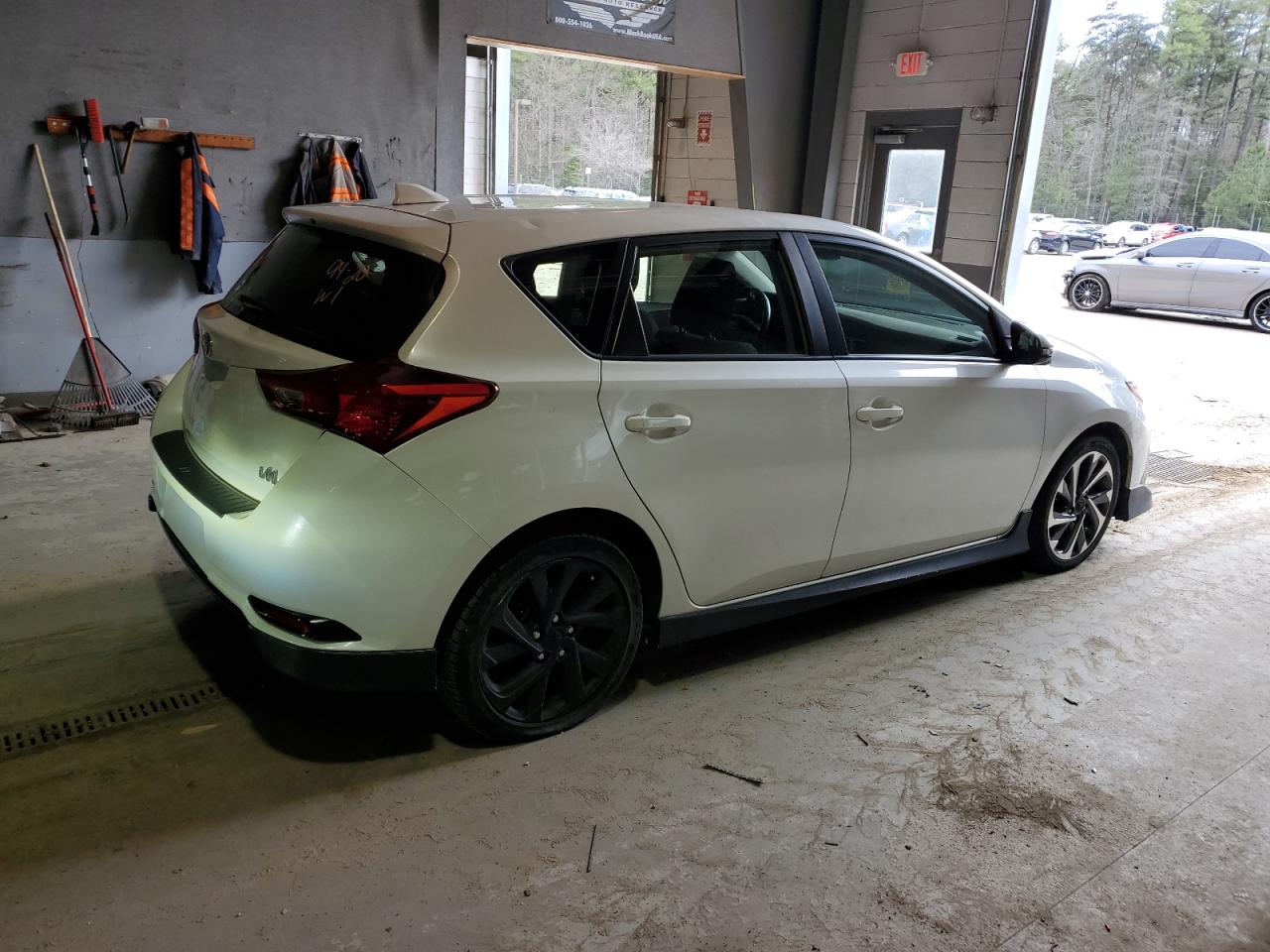 JTNKARJE7JJ573487 TOYOTA COROLLA 2018