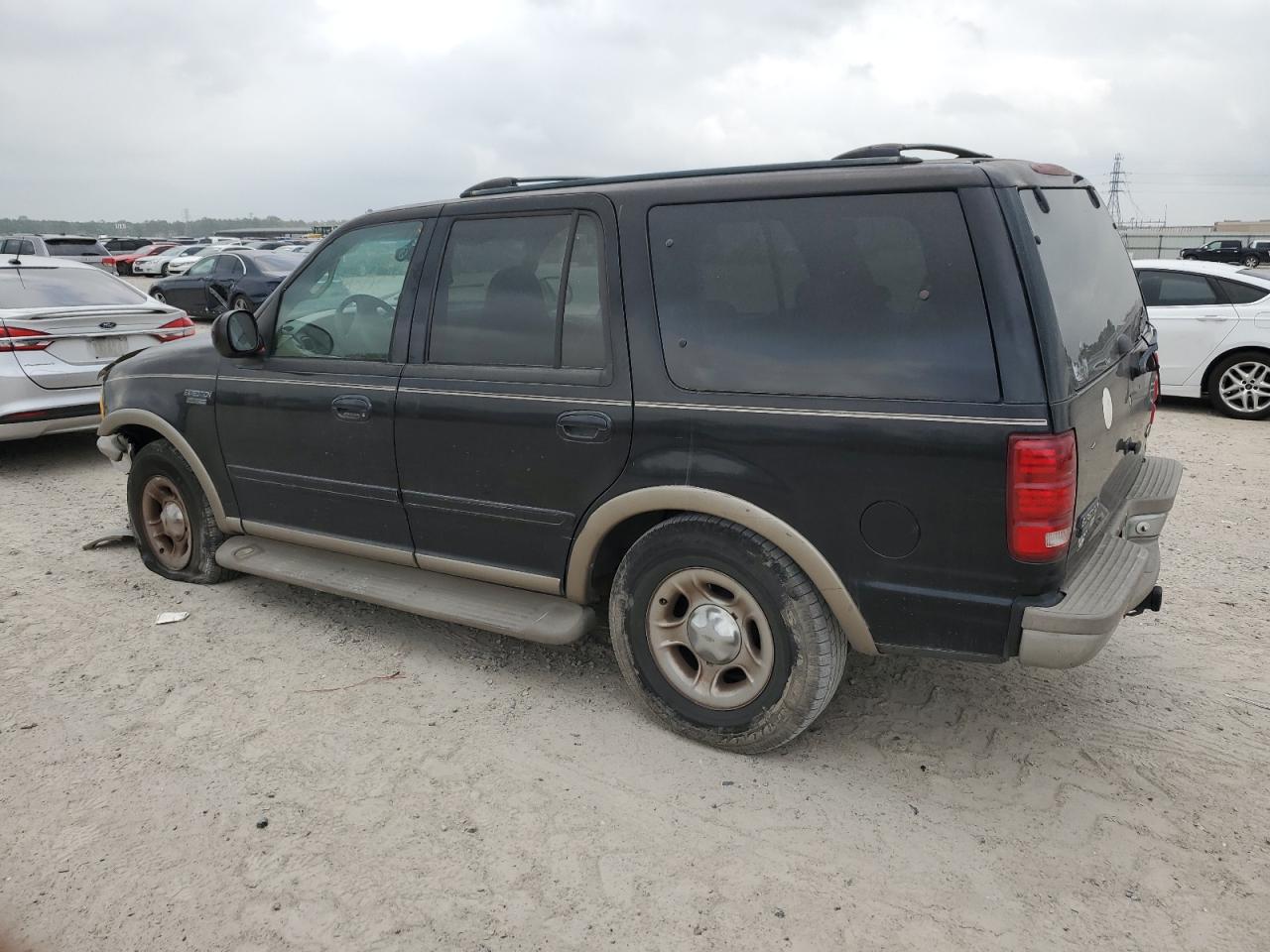 1FMRU17W22LA61651 2002 Ford Expedition Eddie Bauer